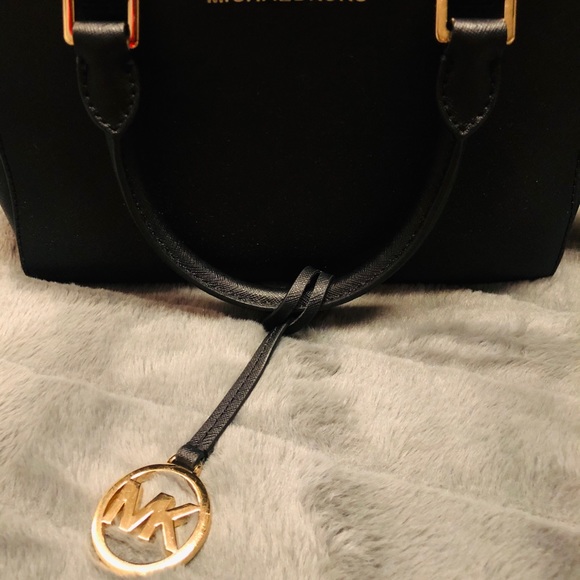 Micheal Kors purse SOLD - Picture 4 of 8